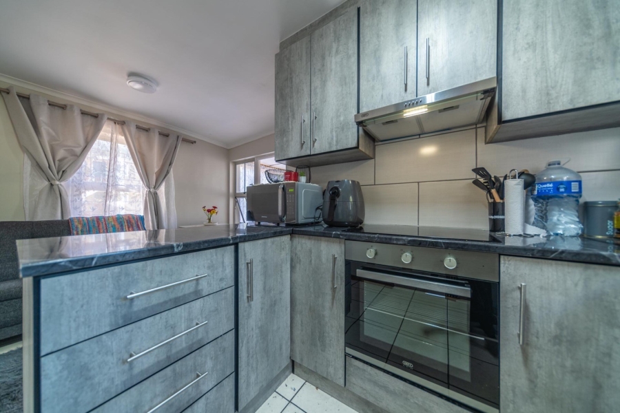 To Let 2 Bedroom Property for Rent in La Colline Western Cape